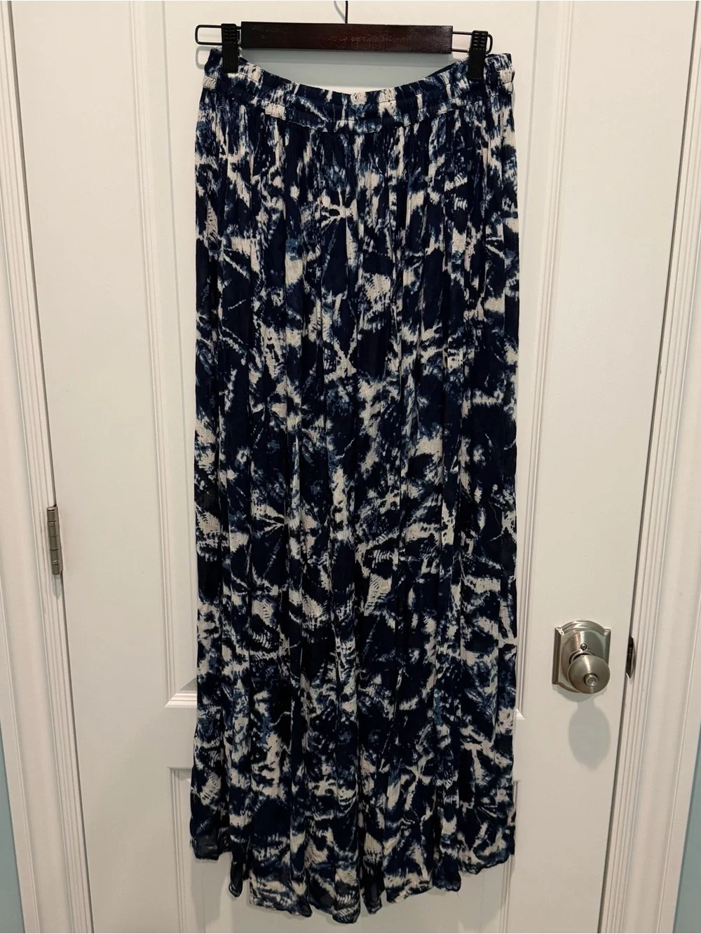 Band of Gypsies Women's Maxi Flowy Skirt Blue Ivory Abstract Print Bohemian Sz S